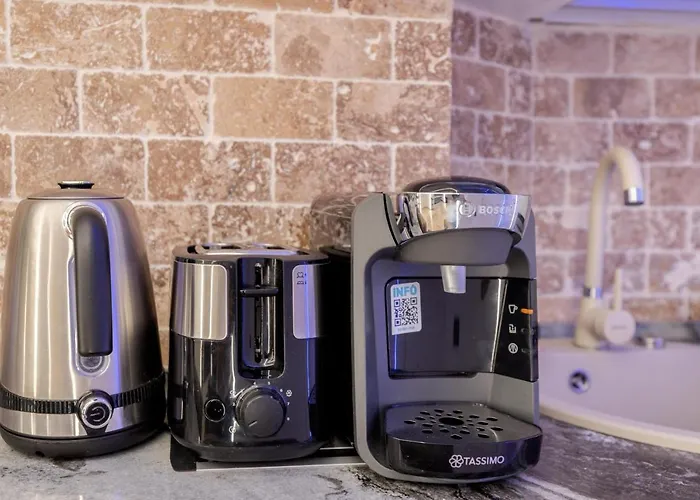 Luxury Living: Smart 2br At Unirii Square *