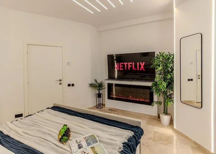 Luxury Living: Smart 2br At Unirii Square *