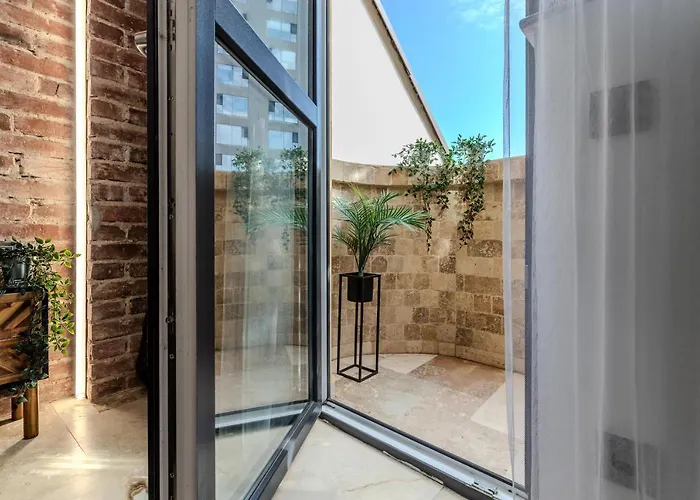 Luxury Living: Smart 2br At Unirii Square * Bukarest