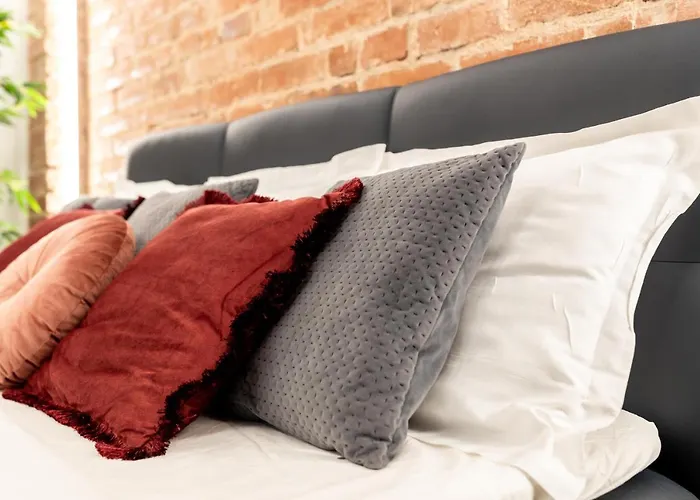 Luxury Living: Smart 2br At Unirii Square Apartman Bukarest