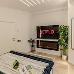 Luxury Living: Smart 2br At Unirii Square *