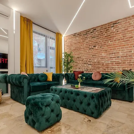 Luxury Living: Smart 2br At Unirii Square Βουκουρέστι