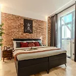Luxury Living: Smart 2br At Unirii Square Lejlighed *