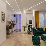 Luxury Living: Smart 2br At Unirii Square Bucareste