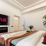 Luxury Living: Smart 2br At Unirii Square Lejlighed