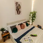 Luxury Living: Smart 2br At Unirii Square Bucareste