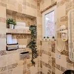 Luxury Living: Smart 2br At Unirii Square *