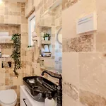 Luxury Living: Smart 2br At Unirii Square Apartamento Bucareste