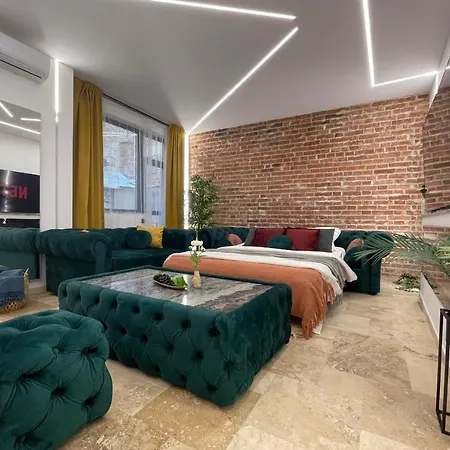 Luxury Living: Smart 2br At Unirii Square Apartment *