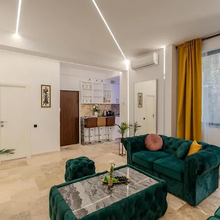 Luxury Living: Smart 2br At Unirii Square