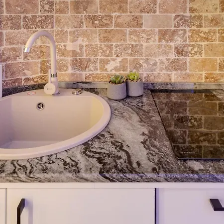 Apartment Luxury Living: Smart 2br At Unirii Square Bucharest