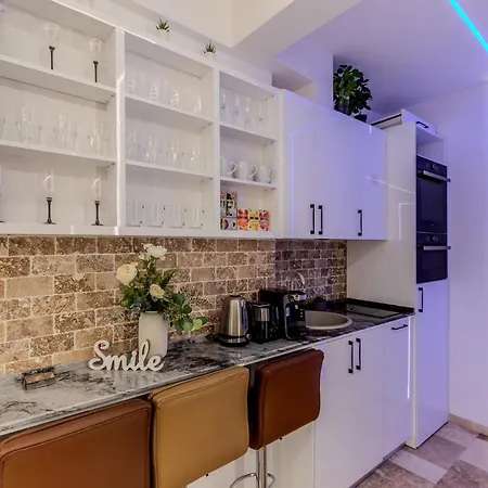 Luxury Living: Smart 2br At Unirii Square Appartamento Bucarest