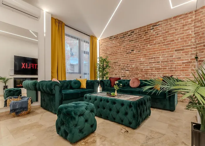 Luxury Living: Smart 2br At Unirii Square Bucharest