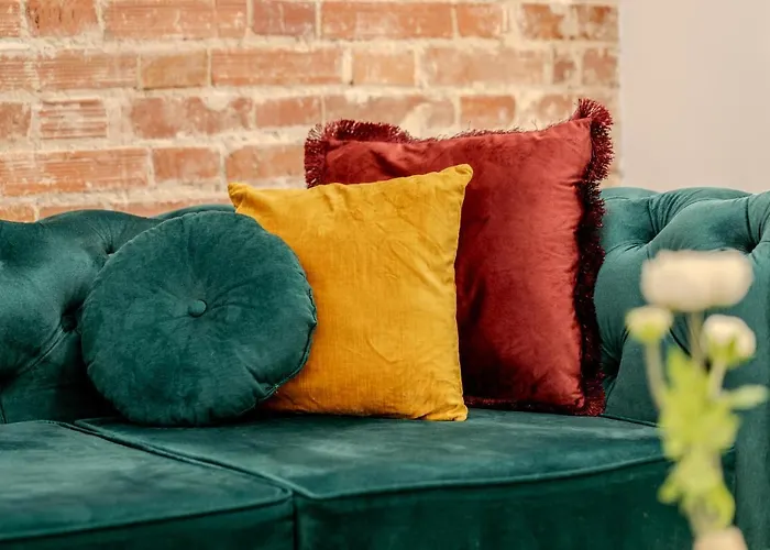 Luxury Living: Smart 2br At Unirii Square Apartament *