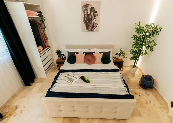 Luxury Living: Smart 2br At Unirii Square Apartment Bucharest