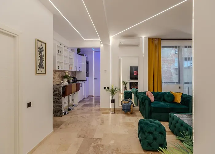 Luxury Living: Smart 2br At Unirii Square Bucharest