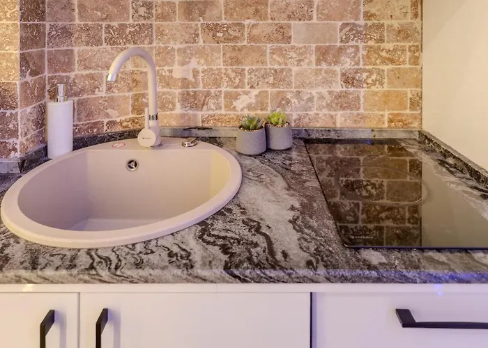 Apartment Luxury Living: Smart 2br At Unirii Square Bucharest