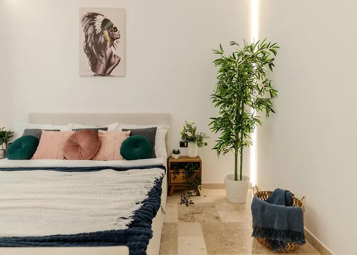 Apartment Luxury Living: Smart 2br At Unirii Square Bucharest