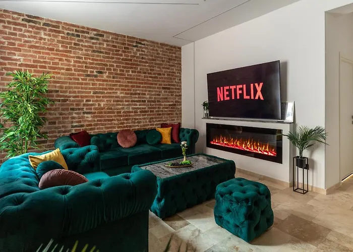 Luxury Living: Smart 2br At Unirii Square Apartament *