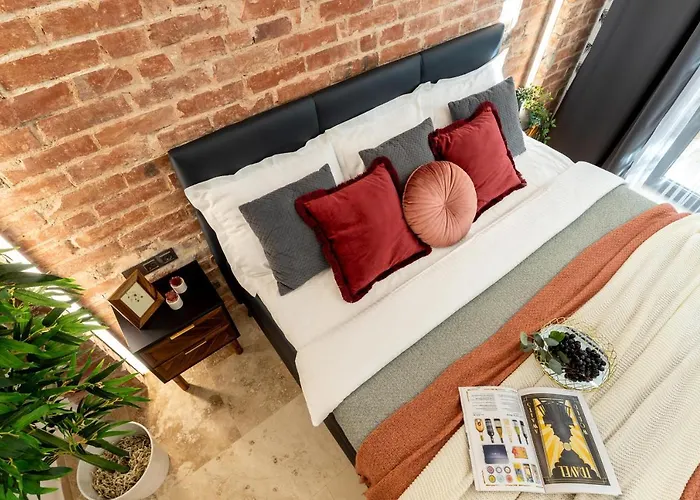 Apartment Luxury Living: Smart 2br At Unirii Square Bucharest