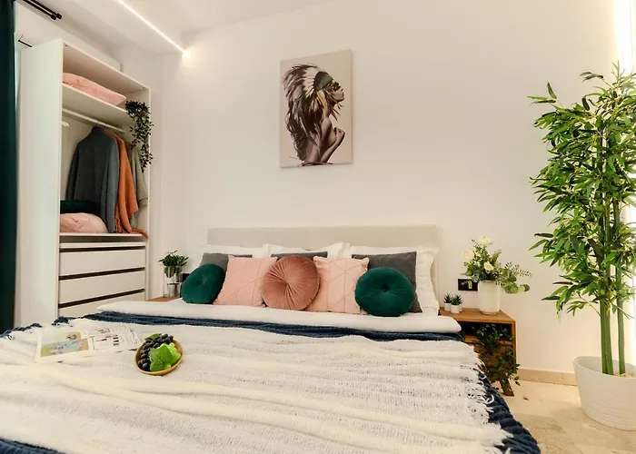 Luxury Living: Smart 2br At Unirii Square Apartament *