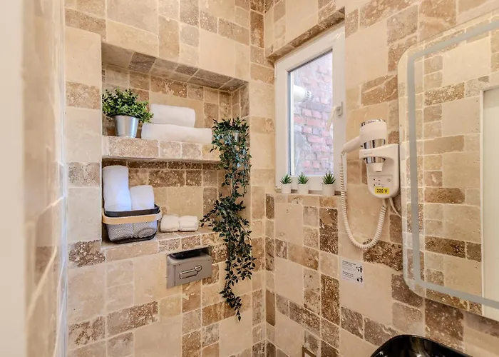 Luxury Living: Smart 2br At Unirii Square *