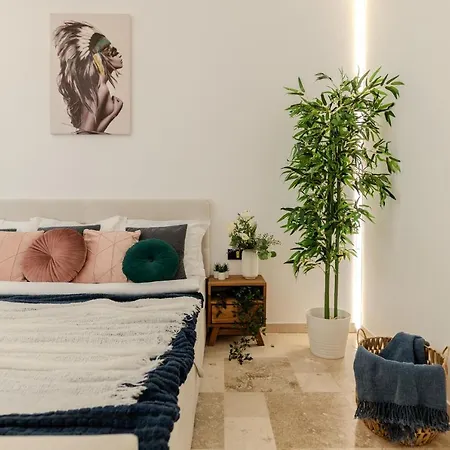 Appartement Luxury Living: Smart 2br At Unirii Square Boekarest