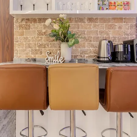 Appartement Luxury Living: Smart 2br At Unirii Square