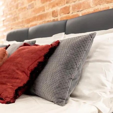 Luxury Living: Smart 2br At Unirii Square Appartement Boekarest