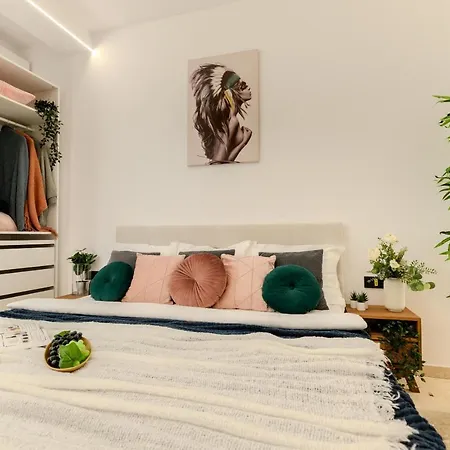 Luxury Living: Smart 2br At Unirii Square Appartement *