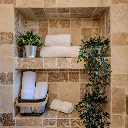 Luxury Living: Smart 2br At Unirii Square *