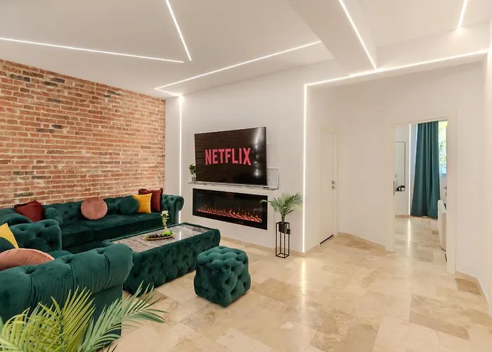 Luxury Living: Smart 2br At Unirii Square