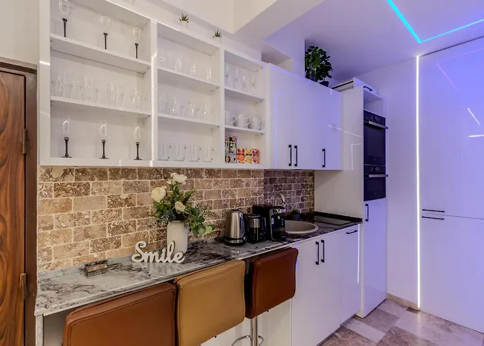Luxury Living: Smart 2br At Unirii Square Apartmán Bukurešť