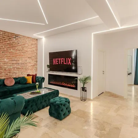 Luxury Living: Smart 2br At Unirii Square