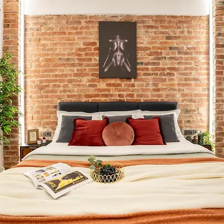 Luxury Living: Smart 2br At Unirii Square